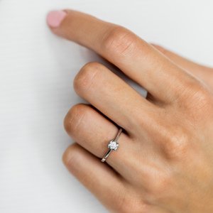 Zásnubní prsten LOVE 032