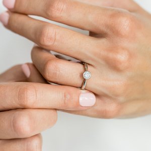 Zásnubní prsten LOVE 093