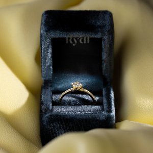Zásnubní prsten LOVE 107