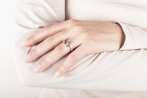 Zásnubní prsten LOVE 019