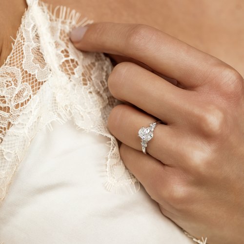 Zásnubní prsten LOVE 121