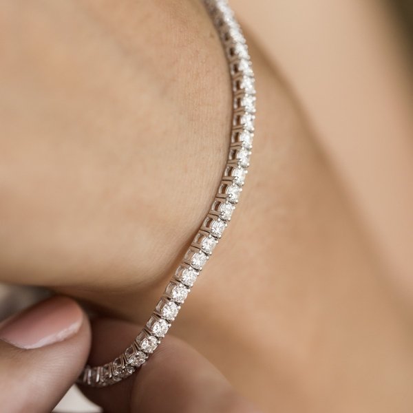 Tenisový náramek s přírodními diamanty